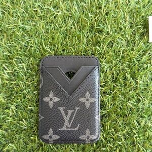 LV Monogram card holder